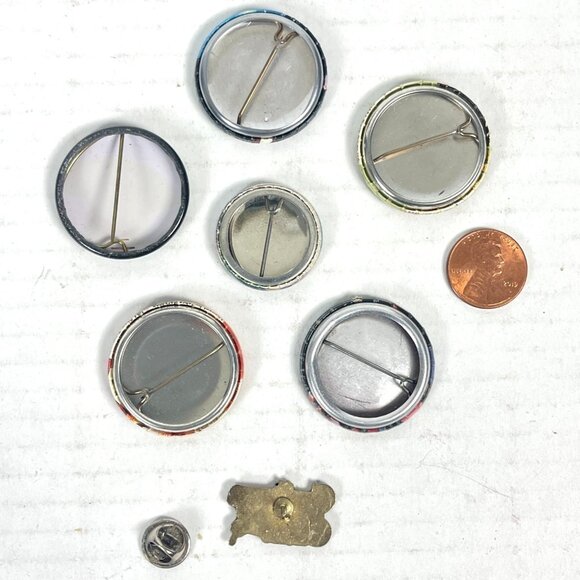 Boy George Culture Club Greatest Hits CD + 8 Vintage Buttons Enamel Pin Bundle - Picture 4 of 10